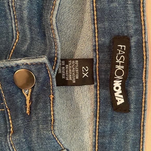 Fashion nova need something jeans - Picture 4 of 7